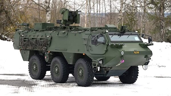 Über 300 CAVS erhalten eine Protector-Waffenstation von Kongsberg.