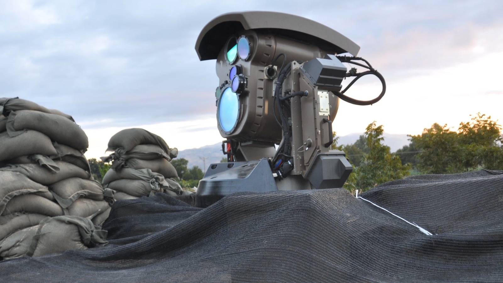 Weltpremiere: Israel setzt erstmals Laserabwehr im Krieg ein.