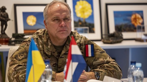 Nach einem Treffen zwischen den Führungsstab der niederländischen Streitkräfte und ukrainischen Soldaten benennt der Befehlshaber der niederländischen Streitkräfte, General Onno Eichelsheim, die wichtigsten Lehren aus dem Krieg zwischen der Ukraine und Russland.