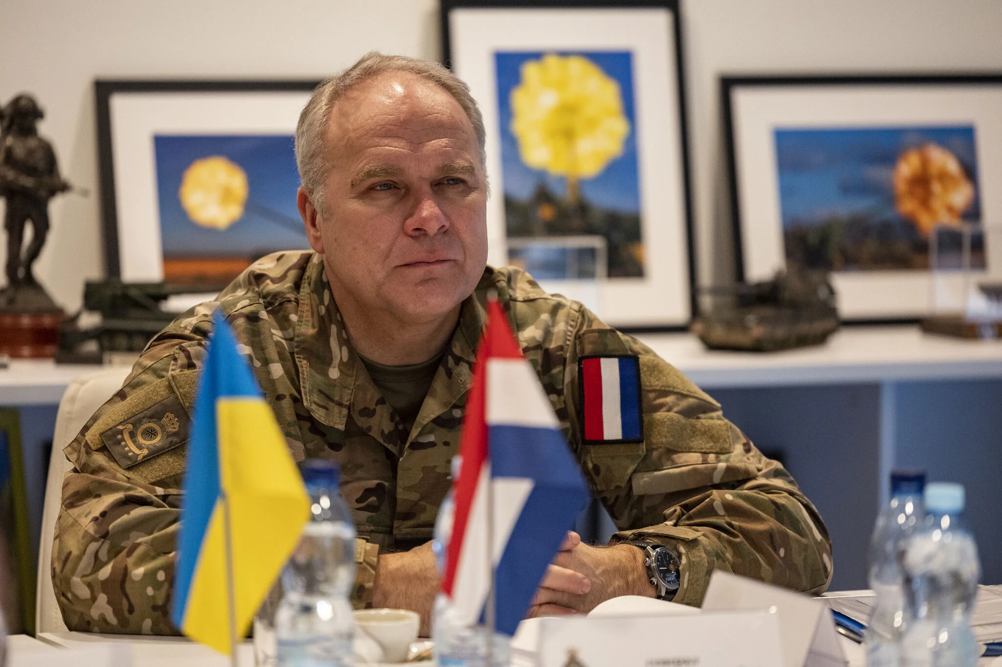 Nach einem Treffen zwischen den Führungsstab der niederländischen Streitkräfte und ukrainischen Soldaten benennt der Befehlshaber der niederländischen Streitkräfte, General Onno Eichelsheim, die wichtigsten Lehren aus dem Krieg zwischen der Ukraine und Russland.