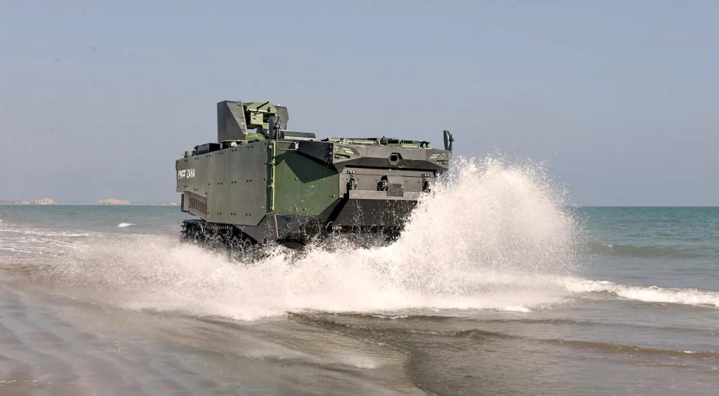 Auch mit an der Ostsee bei Steadfast Dart 2026: das gepanzerte amphibische Angriffsfahrzeuge ZAHA aus der Türkei.
