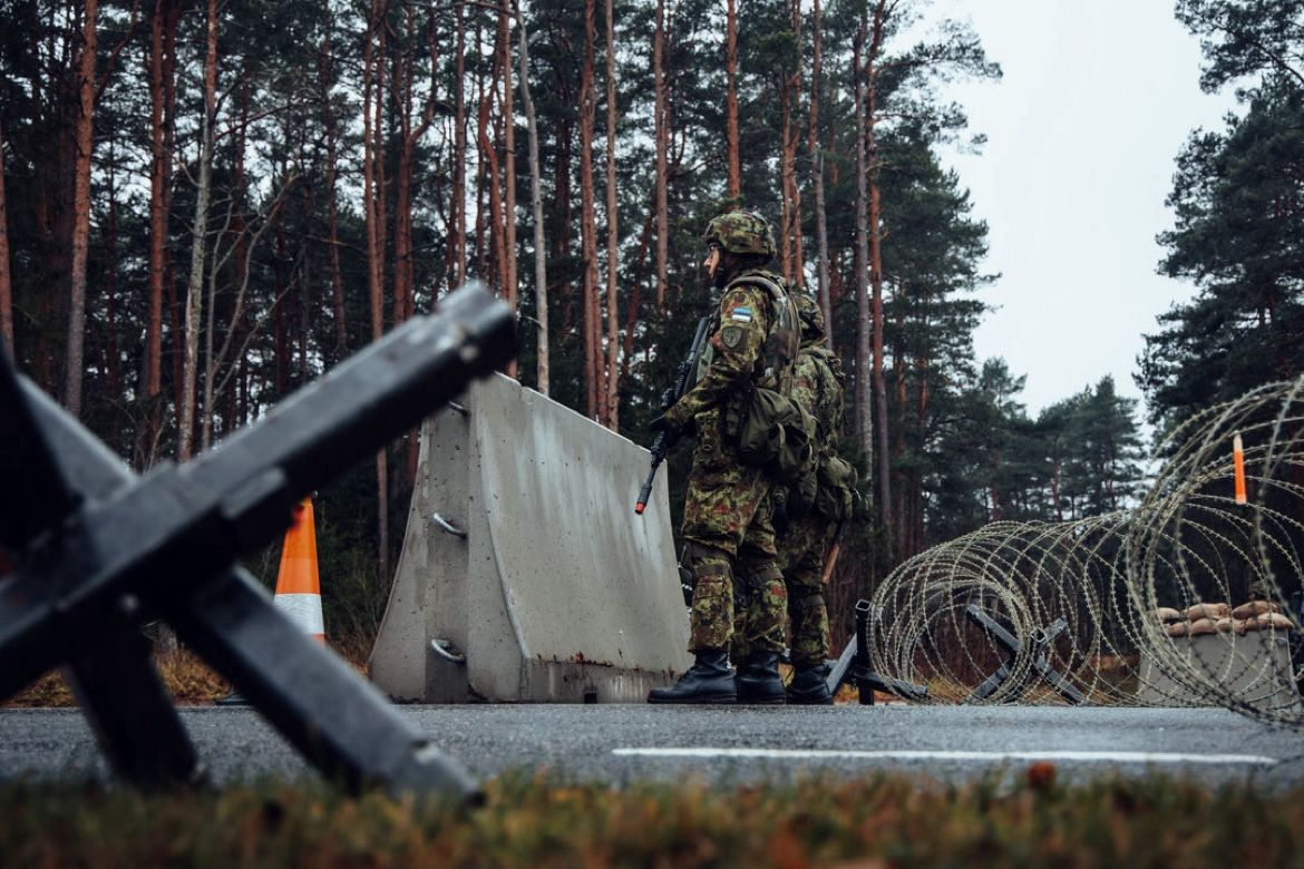 Für die baltischen Staaten liegt der potentielle Krieg nur eine Entscheidung Russlands entfernt. Eine militärische Verteidigungslinie soll die Grenzen in Zukunft schützen.
