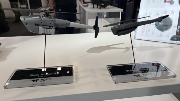 Enforce Tac: die neue Black Hornet 4 Nano-Drohne ist größer als ihr Vorgänger, verfügt jedoch über mehr Kameras.