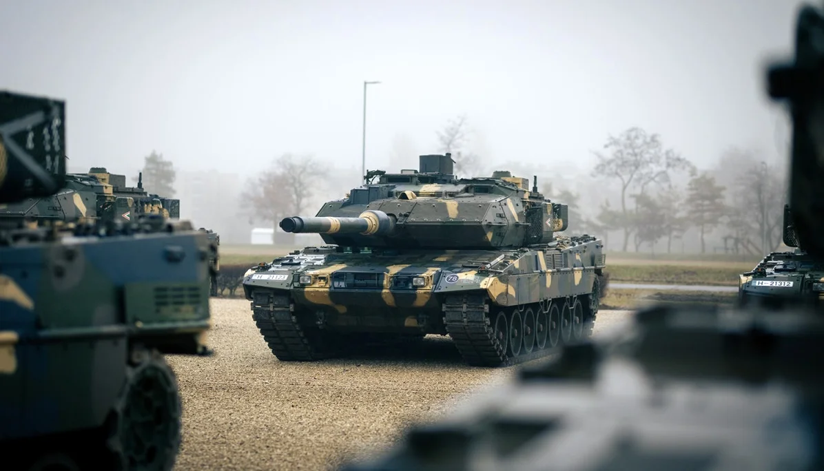 Seit dieser Woche vollzählig: 44 Kampfpanzer Leopard 2A7HU.