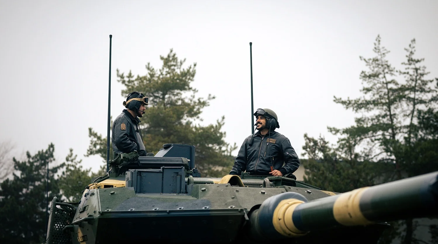 Sichtlich zufrieden: ungarischen Panzerfahrer.