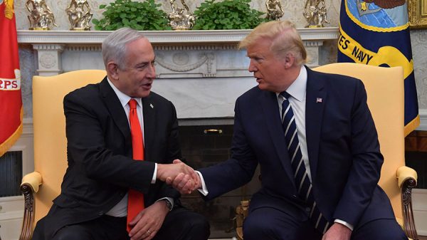 Militärhilfen: Der israelische Ministerpräsident Benjamin Netanjahu (l.) sucht nach Möglichkeiten, auf finanzielle US-Militärhilfen zu verzichten.