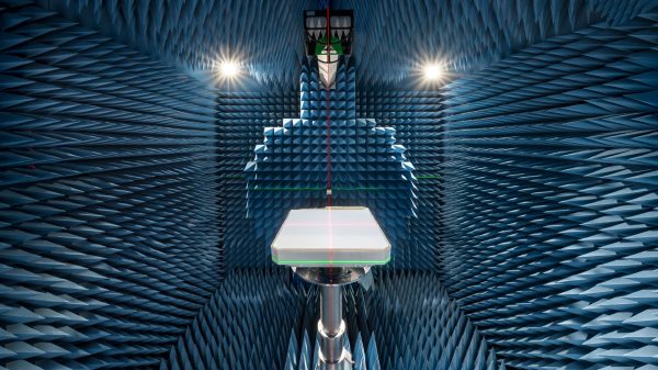 Charakterisierung einer ESA-Antenne von Greenerwave mit dem TS8991 Antennentestsystem von Rohde & Schwarz.