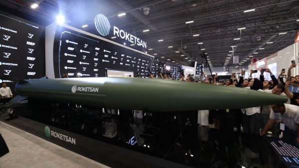Vorstellung der türkischen Hyperschallrakete Tayfun Block 4 von Roketsan auf der IDEF.