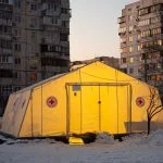 Stromausfall und Kälte: Das ukrainische Rote Kreuz hilft in Kiew mit Wärmezelten, wenn der Winter als Waffe eingesetzt wird.